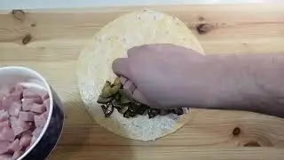 Кесадилья с ветчиной и грибами