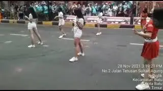 edisi cewek muluus//nan cantik
