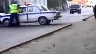 Буйный Славик на джипе D