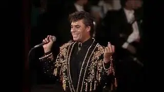 JUAN GABRIEL 4K - Popurrí Bellas Artes ***La Negra tomasa, Caballo viejo, Adoro*** (Video Censurado)