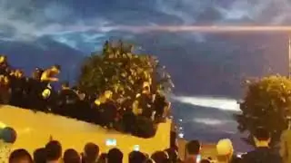 Толпа школьников раздавила грузовик на фестивале в Петербурге