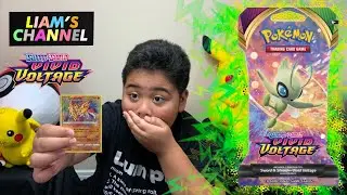 I PULLED A GOLDEN SECRET RARE CARD AND A ZAMAZENTA INSIDE VIVID VOLTAGE SLEEVED BOOSTER PACKS.