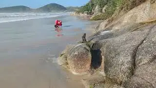 CICLONE NO MAR FAZ ESTRAGOS NA PRAIA DO ROSA IMBITUBA SC