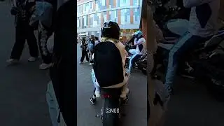 УСТРОИЛСЯ В ЯНДЕКС ТАКСИ НА МОТОЦИКЛЕ