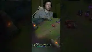Как он выжил? 😱 #тренды  #shorts #leagueoflegends #стрим #стример