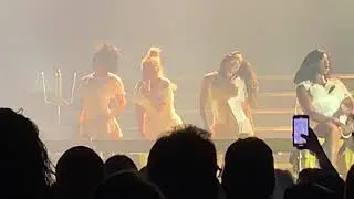 Christina Aguilera Liberation tour - Accelerate