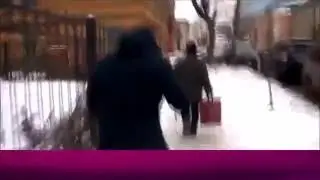 Мужчина отказывается давать интервью.