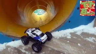 ✔ Монстр Трак. Тестирования машинки на детской площадке с Игорьком / Monster Truck / Video for kids