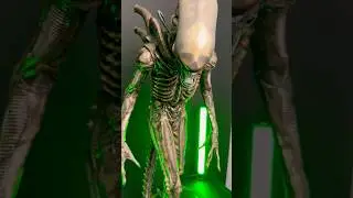 INSANE Alien Big Chap Statue by Prime 1!
