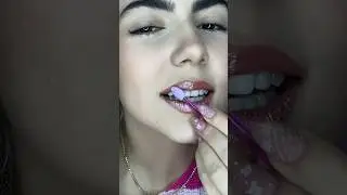 Glitter Lips? 😳😍 