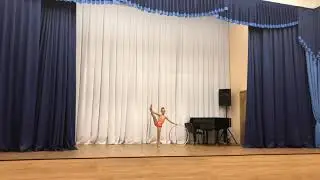 гимнастический номер с обручем Лямзина Ксения