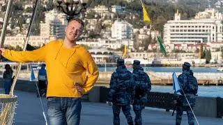 Yalta in Quarantine: A Walk Along the Empty Seafront During the Pandemic (2020)