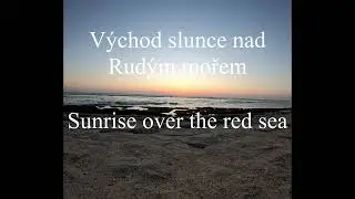 východ slunce nad Rudým mořem