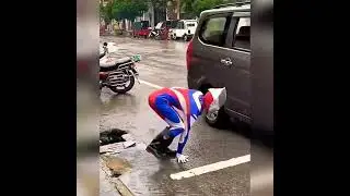 ultraman kena jebakan batman hahaha 