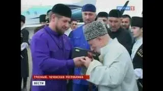 Ramzan Kadyrov cries while kissing Muhammad's cup!