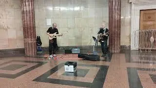 Альянс - На заре - #кавер песни спела музыкант Алиса Димитриади под аккомпанемент Marcus Bona #metro