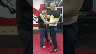 Взяли вас на удушение, с лёгкостью выходим победителем с этой ситуации! #мма #рек