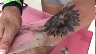 J'enlève ma seconde peau en silicone, c'est bizarre !