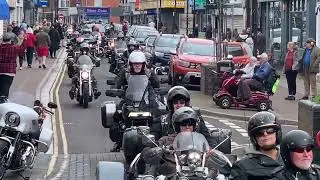 300 Harley Davidsons roar through Burnham (Burnham-On-Sea.com)