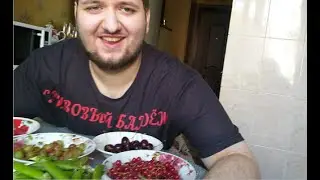 I RELAX WITH PEAS AND MY FAVORITE PLUM I DRINK KVAS