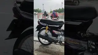 lang thang Sài Gòn Chiều Mưa