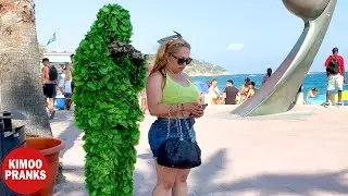 Bushman Prank: She Has No Idea What's Behind Her. Just For Laughs