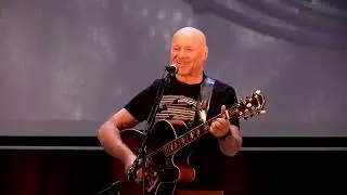 А. Кузнецов (автор)  Едет поезд.
