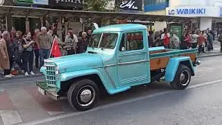 eski arabalar ile #29ekim #cumhuriyetbayrami kortej etkinliği #denizli #nostalji arabaları