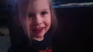 3yr old Emma making Dubstep on her kaossilator