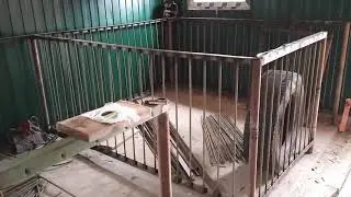 Начал варить клетки для поросят.