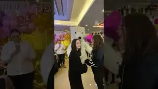 Белый мишка, в Париже. Ursul alb la Paris.