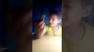 Раскрывает живачки