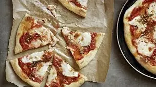 Пицца с розмарином и моцареллой. Рецепт  от Гордона Рамзи