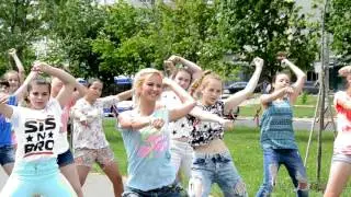 Sis n Bro   BEAT DOWN & NON STOP Dancers , Sister Dee begginners groups