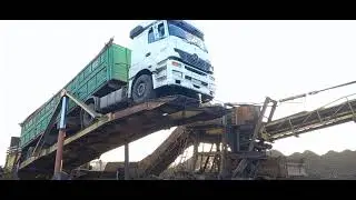 Mercedes Benz Axor выгружает свеклу на вертикальном БУМе