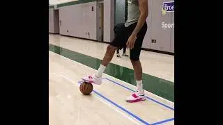 We got a two sport athlete over here  #Giannis showing off the footwork and the finish🔥 #shorts