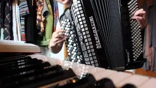 Kringsatt av Fiender - Accordion