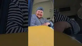 Сколько зарабатывает Дима на погрузчике ?