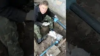 Врізка в ПЕ вод. трубу 75 седловим хомутом в СТ "Золотий пармен", вул. Абрикосова. Свердло-перо 22мм
