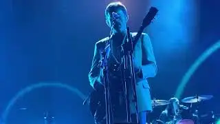 Kings of Leon - Waste A Moment (Live) 4K