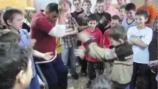 Пастор Геннадий Мохненко танцует Тектоник.m4v