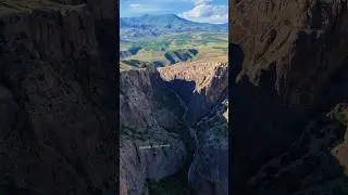 Это чудесное ущелье находится в Армении. #armenia #4k #areni #noravank #yerevan #khachik_tour