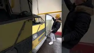 Сосулька разбила лобовое!!! #vanlife #vanliferussia #автодом #вэнлайф  #vwt3