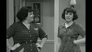 Kate Mckinnon and Aidy Bryant Lesbian Kiss_bVwLCVMhxTk_new #000