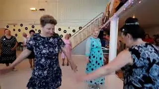 Популярная песня сезона. Веселись ты девица.