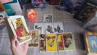 Scorpio ♏️ Feminine card reading. Something comes to light. Uncommited lover. Grief.  Intuition.