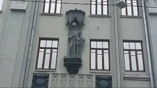 Прогулки по Москве.Случайная прогулка в районе Чистых прудов. Дом с рыцарем. Дом Грибова. Табакерка