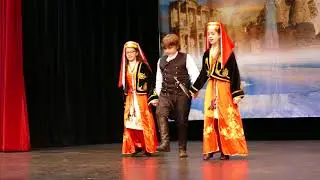 2017 Seattle TurkFest   Anadolu Youth Dancers   Cilveloy