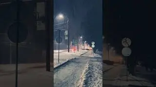 Велодоріжка під першим снігом 