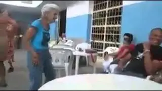 Бабуля зажигает